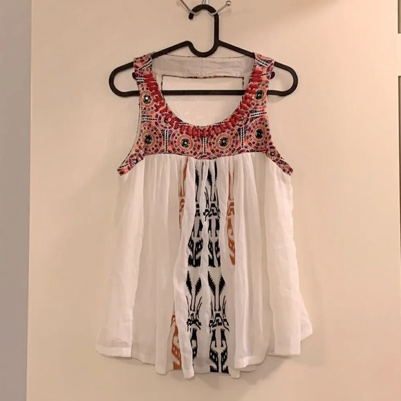 AKEMI + KIN by ANTHROPOLOGIE Siargao Embroidered Tank in Ivory - Picture 3 of 12